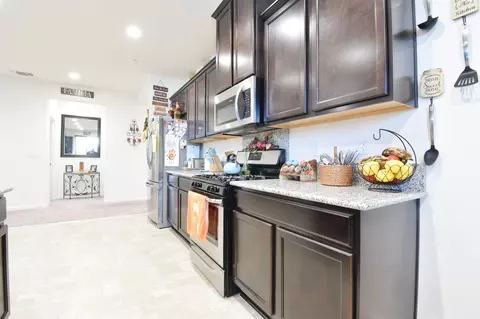 3933 E Kaweah Ave, Visalia, CA 93292 photo 17