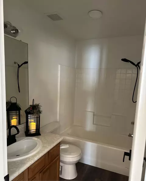 1944 E Monte Verde Ave, Visalia, CA 93292 photo 14