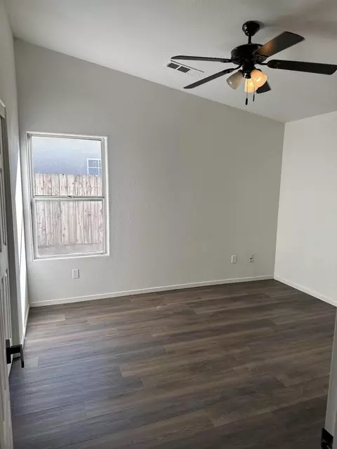 1944 E Monte Verde Ave, Visalia, CA 93292 photo 15
