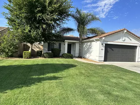 1944 E Monte Verde Ave, Visalia, CA 93292
