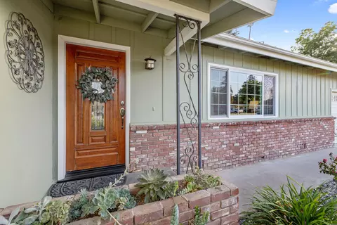 179 E Sandra Ave, Tulare, CA 93274 photo 4