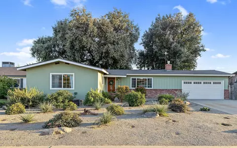 179 E Sandra Ave, Tulare, CA 93274