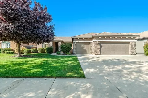 5044 W Elkhorn Ave, Visalia, CA 93277