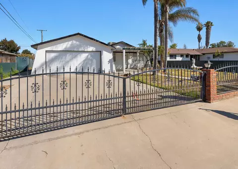 1004 E Ivy St, Hanford, CA 93230 photo 3