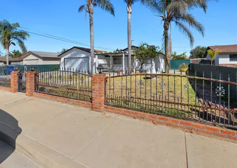 1004 E Ivy St, Hanford, CA 93230 photo 4