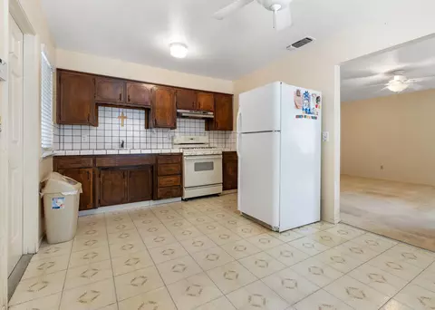 1004 E Ivy St, Hanford, CA 93230 photo 12
