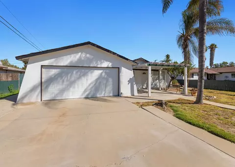 1004 E Ivy St, Hanford, CA 93230 photo 5