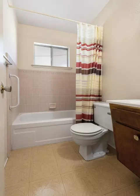 1004 E Ivy St, Hanford, CA 93230 photo 17