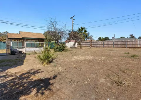 1004 E Ivy St, Hanford, CA 93230 photo 32