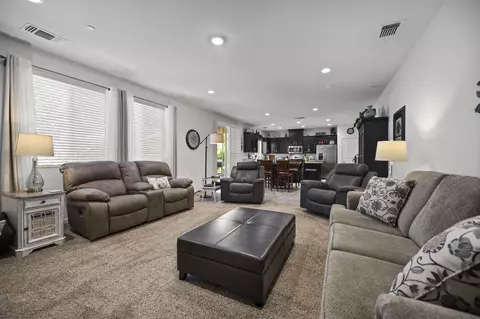 4016 E Kaweah Ave, Visalia, CA 93292 photo 15
