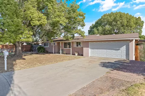 2610 N Gull Cir, Visalia, CA 93291