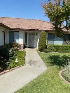 2721 W Pinewood Dr, Madera, CA 93637 photo 2