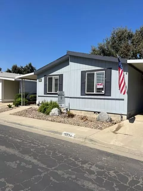 5034 W Sunnyside Ct, Visalia, CA 93277