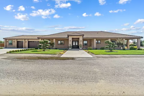 2253 W Benton Ct, Exeter, CA 93221