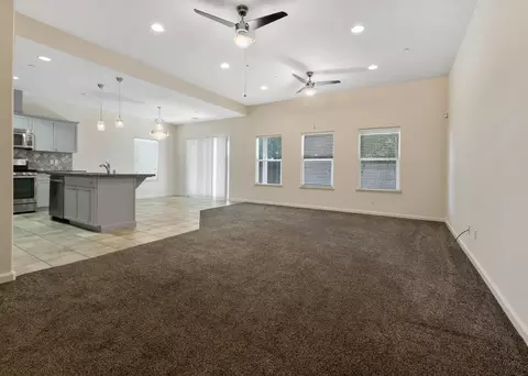 2029 E Monte Verde Ave, Visalia, CA 93292 photo 11