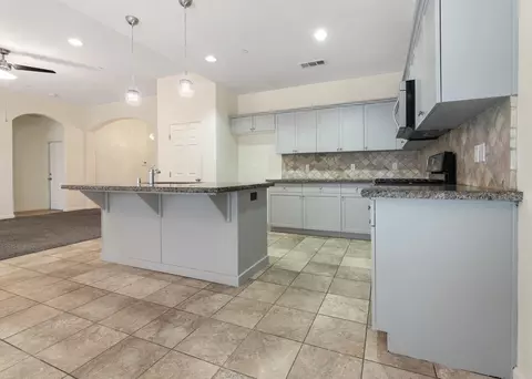 2029 E Monte Verde Ave, Visalia, CA 93292 photo 17