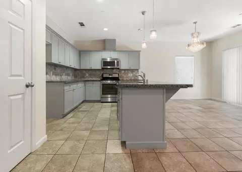 2029 E Monte Verde Ave, Visalia, CA 93292 photo 14