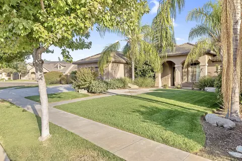 739 Saint James Ct, Exeter, CA 93221 photo 4