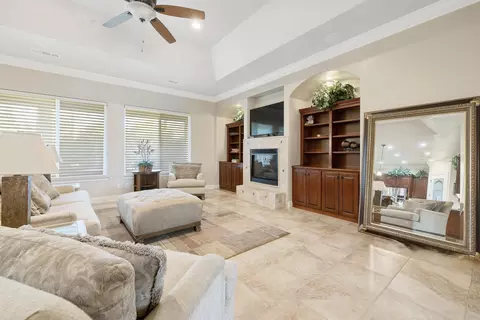 739 Saint James Ct, Exeter, CA 93221 photo 9