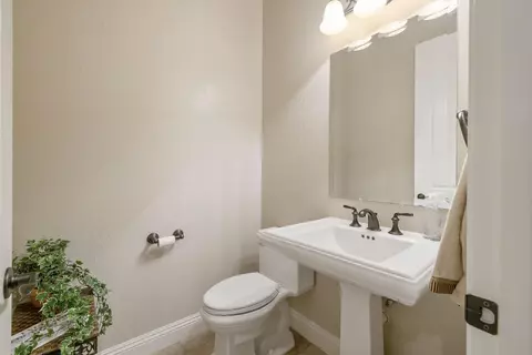 739 Saint James Ct, Exeter, CA 93221 photo 35