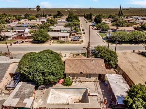 667 Walnut St, Pixley, CA 93256 photo 5