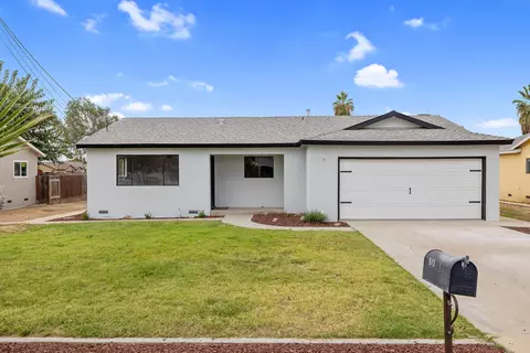 945 N Woods St, Porterville, CA 93257