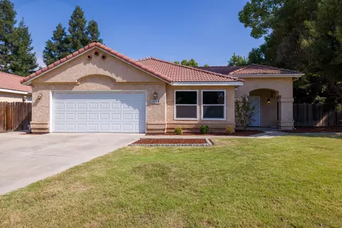 1114 S Tracy St, Visalia, CA 93292