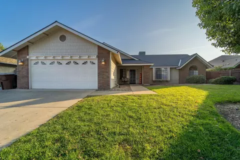 455 Hoover Ave, Tulare, CA 93274