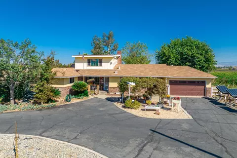 11576 E Mckinley Ave, Sanger, CA 93657