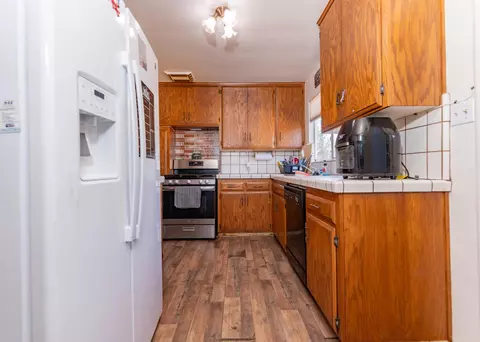 2540 W Iris Ave, Visalia, CA 93277 photo 10