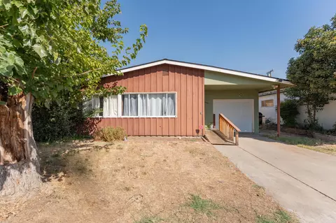 2540 W Iris Ave, Visalia, CA 93277 photo 2
