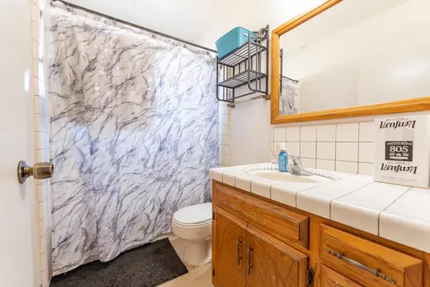 2540 W Iris Ave, Visalia, CA 93277 photo 12