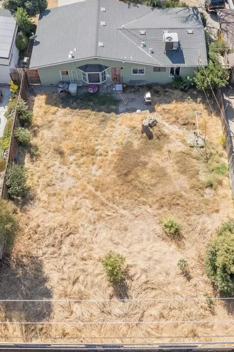 2540 W Iris Ave, Visalia, CA 93277 photo 19