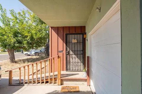 2540 W Iris Ave, Visalia, CA 93277 photo 6