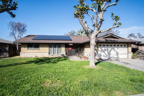 775 N Jaye St, Porterville, CA 93257