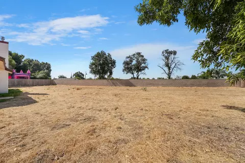 504 E Dove Ct, Visalia, CA 93292 photo 28