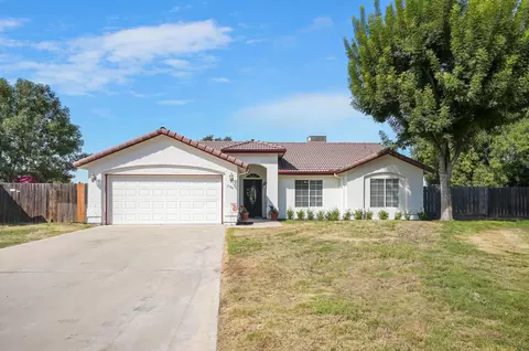 504 E Dove Ct, Visalia, CA 93292