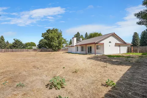 504 E Dove Ct, Visalia, CA 93292 photo 31