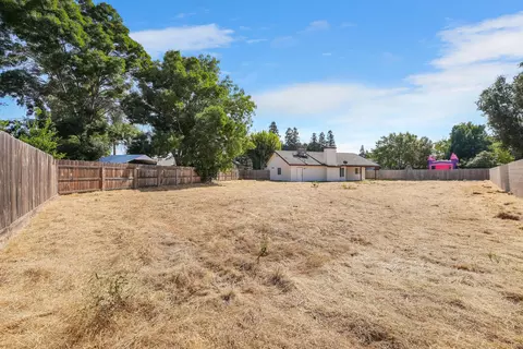 504 E Dove Ct, Visalia, CA 93292 photo 29