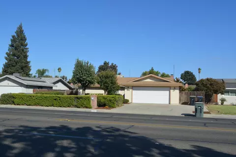 1408 S Demaree St, Visalia, CA 93277