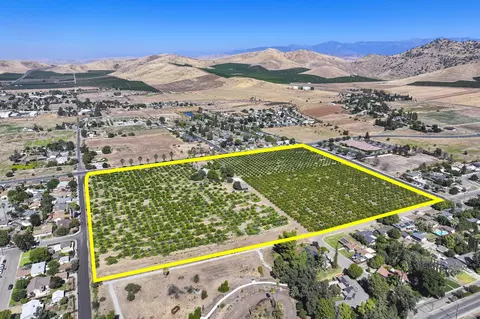 685 W Morton Ave, Porterville, CA 93257