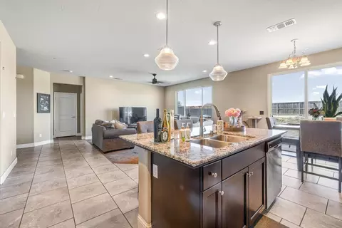 3374 Spring Sails Ave, Tulare, CA 93274 photo 11