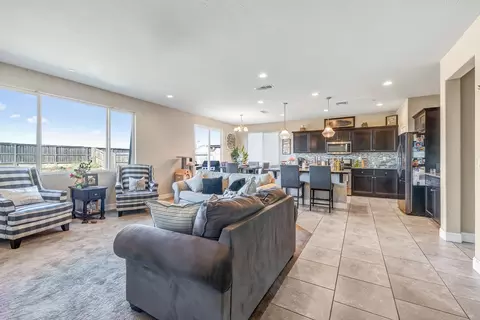 3374 Spring Sails Ave, Tulare, CA 93274 photo 4