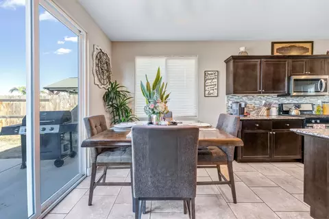 3374 Spring Sails Ave, Tulare, CA 93274 photo 8