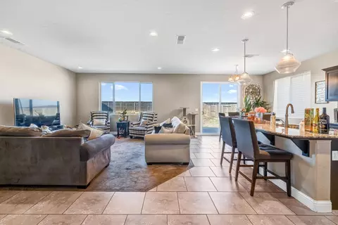 3374 Spring Sails Ave, Tulare, CA 93274 photo 13