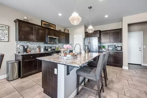 3374 Spring Sails Ave, Tulare, CA 93274 photo 9