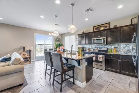 3374 Spring Sails Ave, Tulare, CA 93274 photo 6