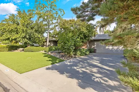 2850 W Harvard Ave, Visalia, CA 93277