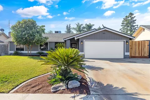 3141 W Sunnyside Ct, Visalia, CA 93277