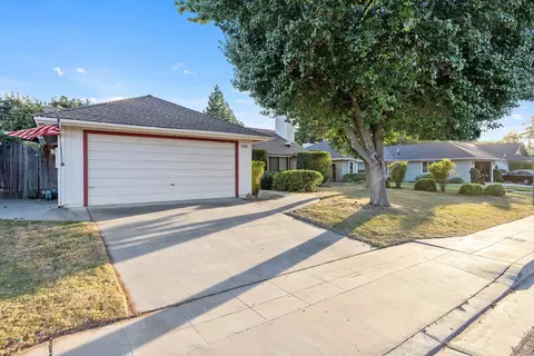 2574 Portals Ave, Clovis, CA 93611 photo 3